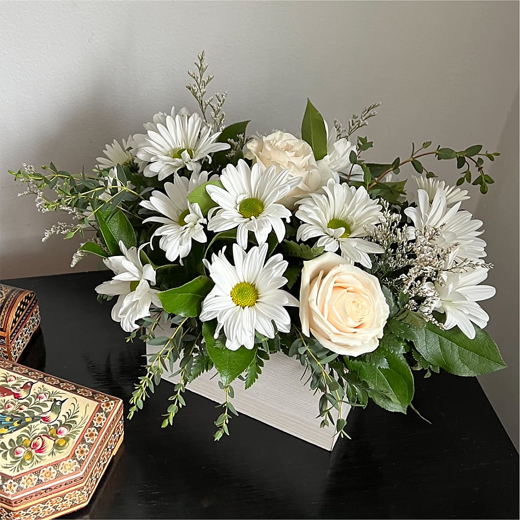 Fresh Linen Box Bouquet – Flowersdirect.net, Tontitown AR
