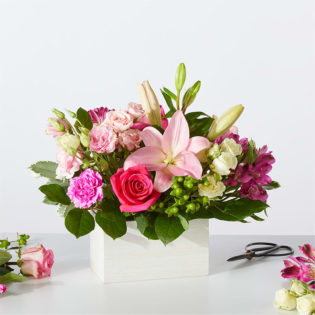 Sweetberry Box – A Florist Original – Flowersdirect.net, Tontitown AR