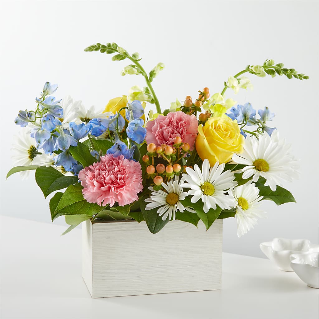 Sun Salutation Box Bouquet – Flowersdirect.net, Tontitown AR