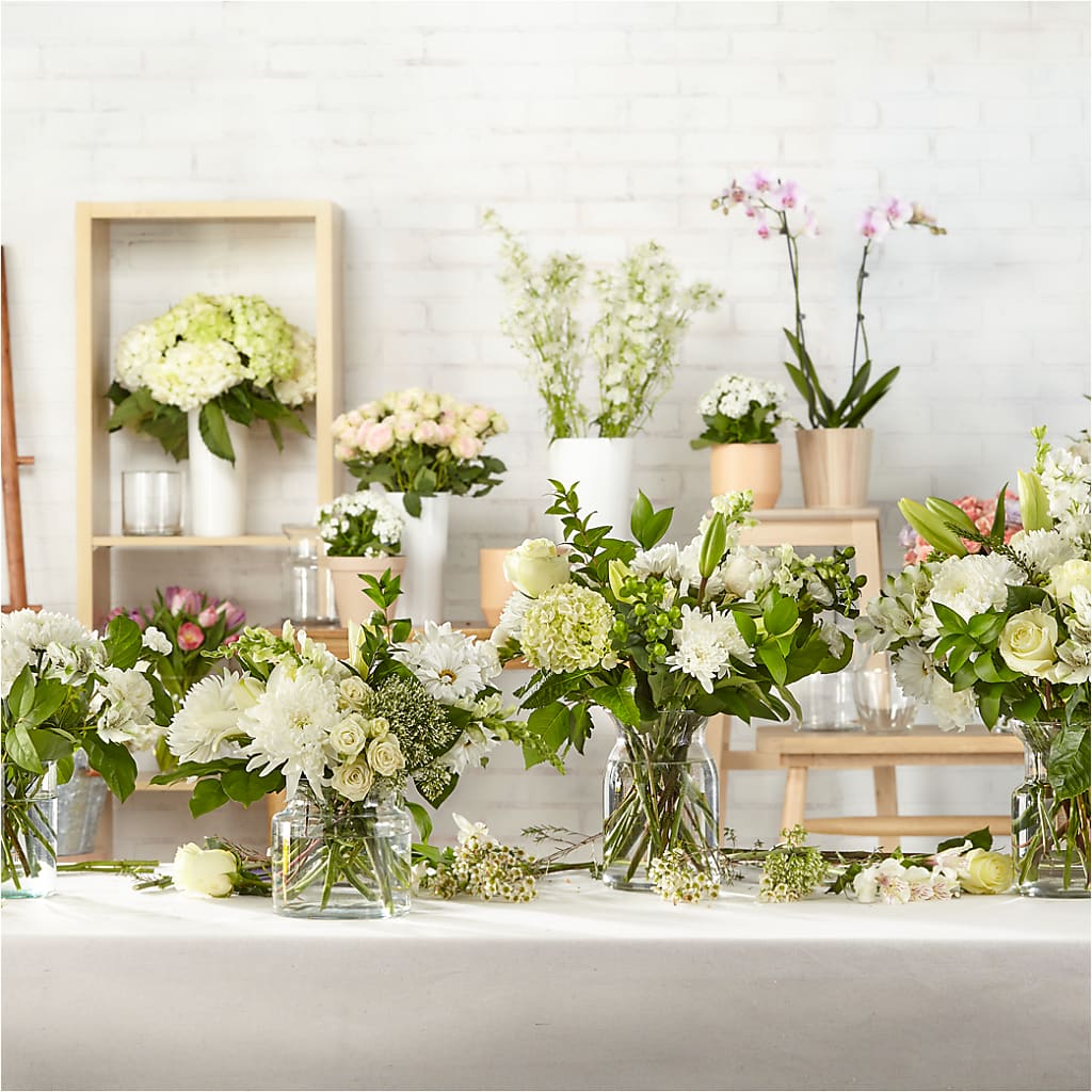 Classic Ivory – A Florist Original – Flowersdirect.net, Tontitown AR