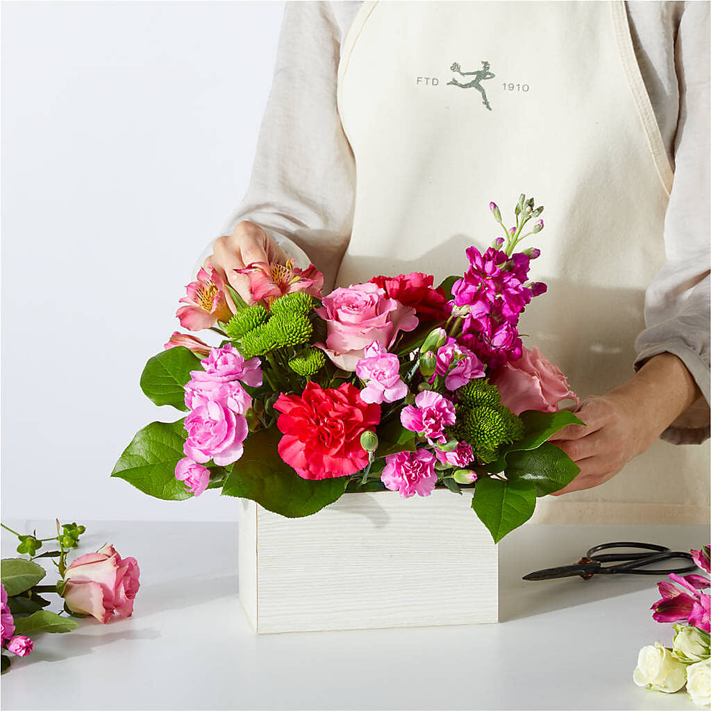 Sweetberry Box – A Florist Original –  Flowersdirect.net, Tontitown AR