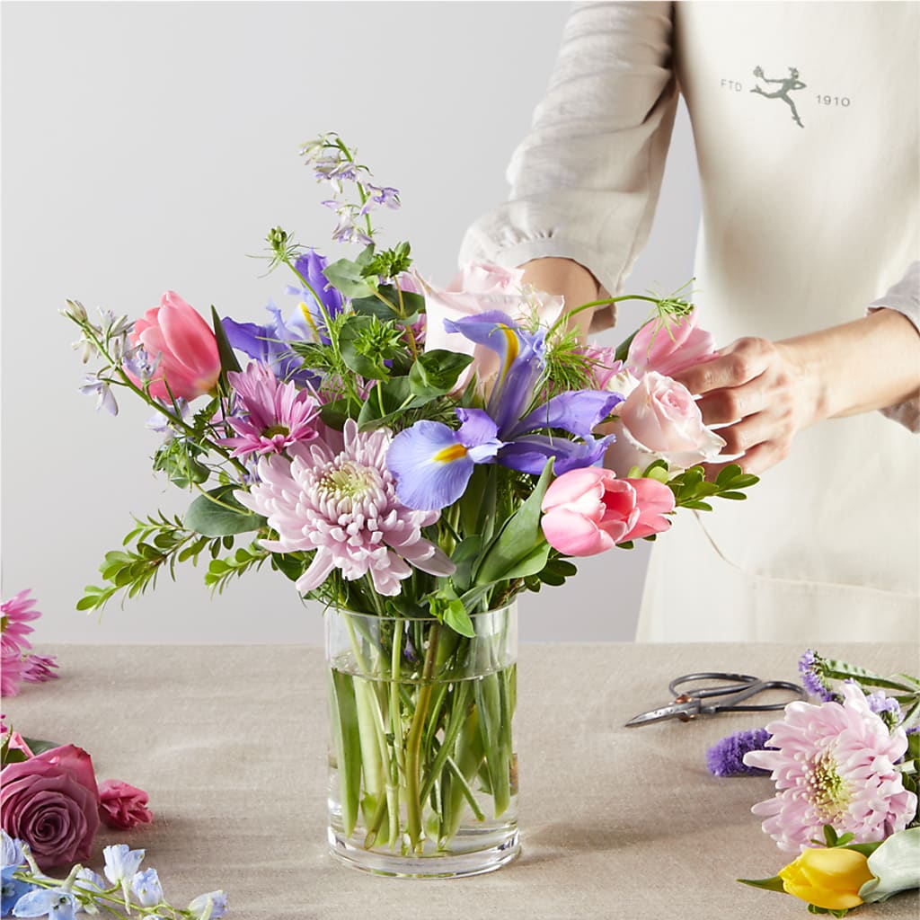 Pastel Tradition - A Florist Original –  Flowersdirect.net, Tontitown AR