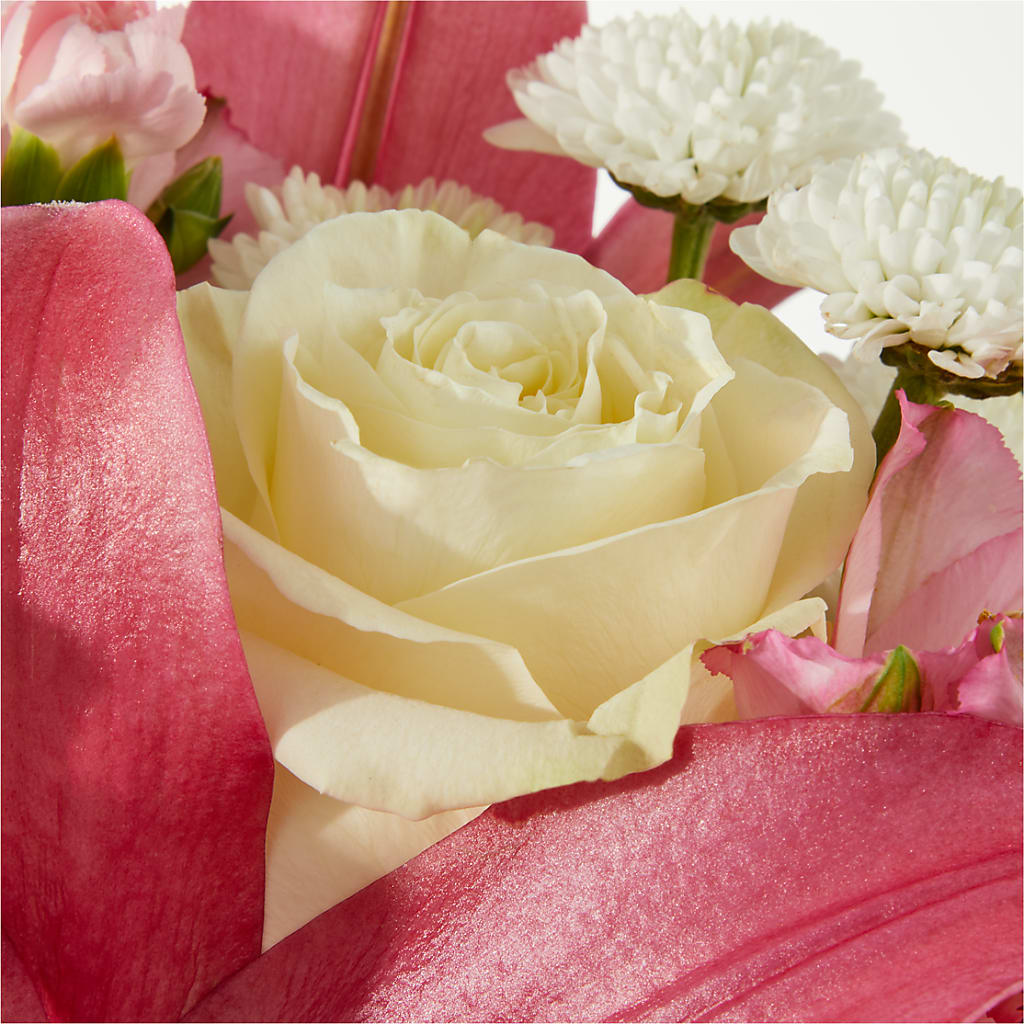 Piece of Cake Bouquet –  Flowersdirect.net, Tontitown AR